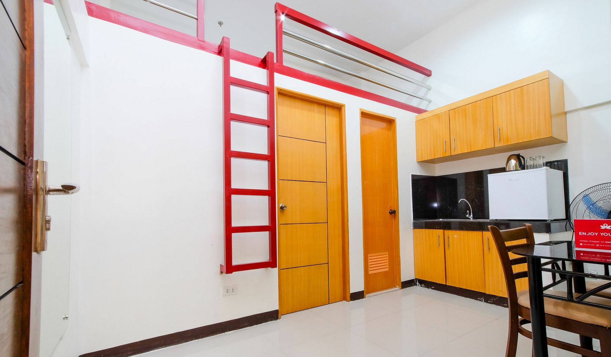סן פדרו מקאטי Zen Rooms Time Travellers Makati מראה חיצוני תמונה
